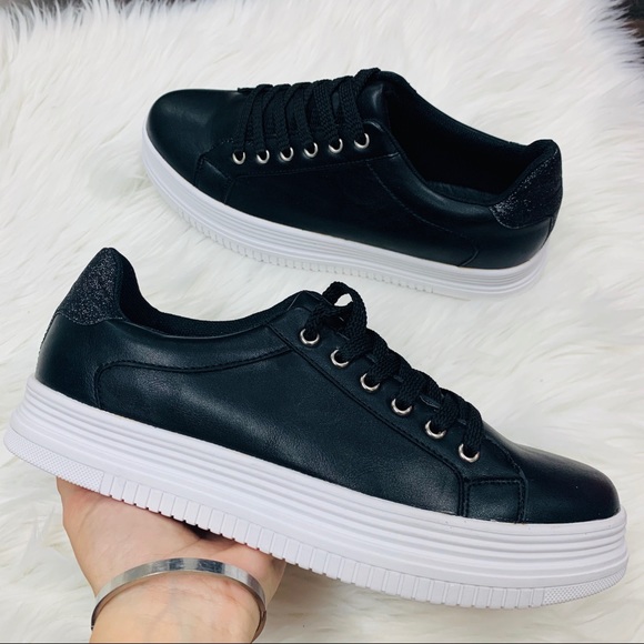 Black leather sneaker - Picture 3 of 5